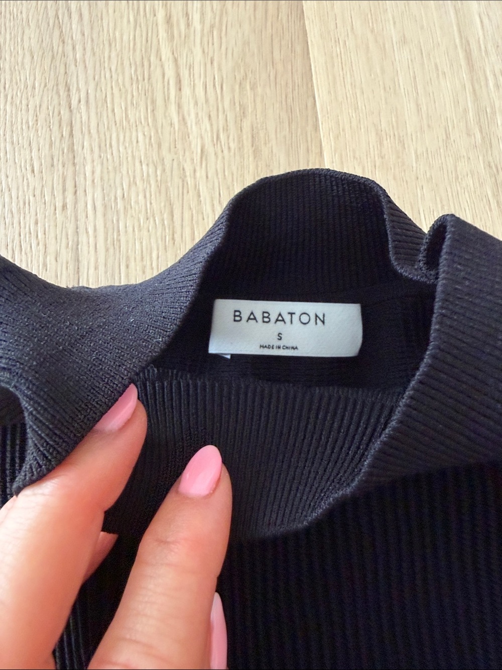 Aritzia Sculpt Knit Top - Picture 6 of 6